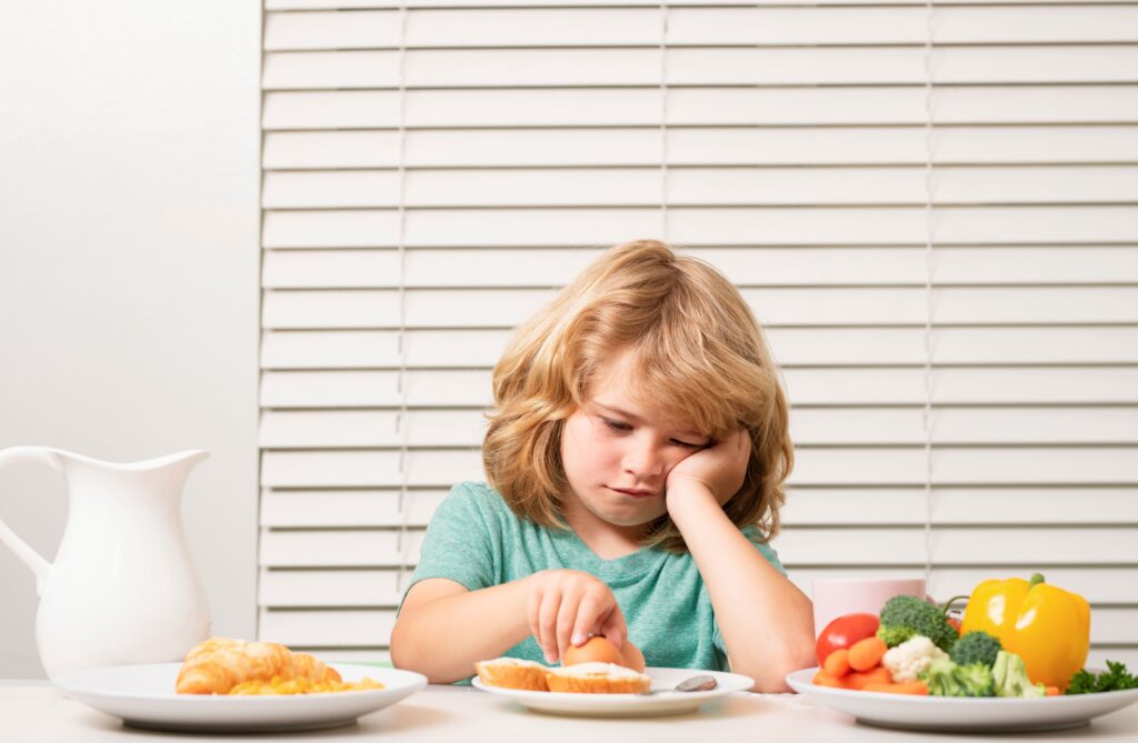 How To Get Your Autistic Child To Eat Mealtime Tips For Picky Eaters